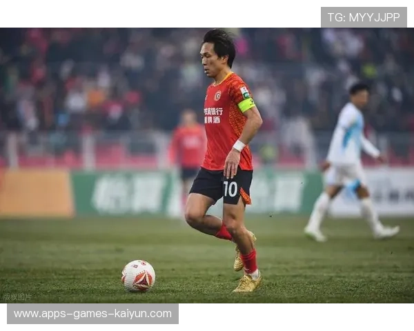 辽宁铁人邦本宜裕中场直塞撕开防线